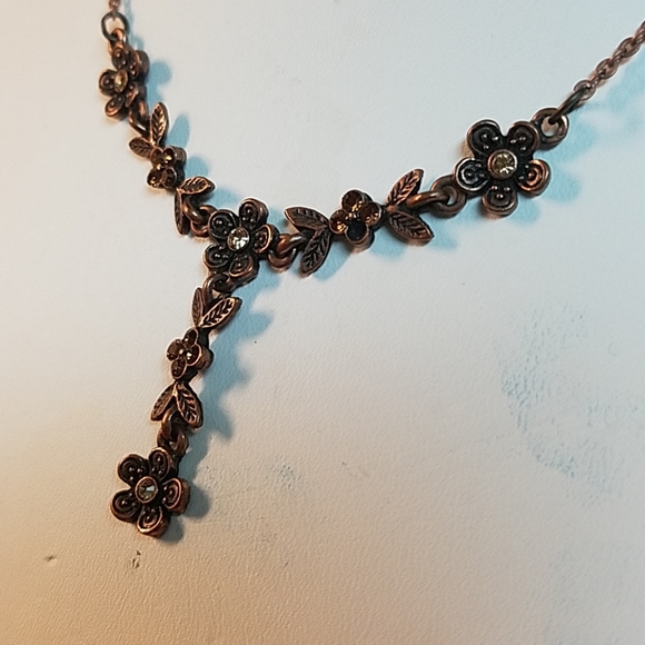 1928 Crystal Necklace - Picture 4 of 8